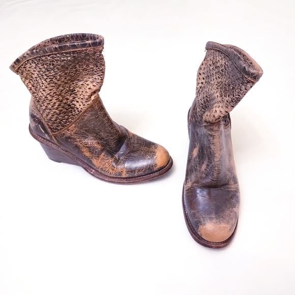 Bedstu Cobbler Series Dutchess Distressed Leather Wedge Brown Boots, Size 6 - Picture 1 of 11